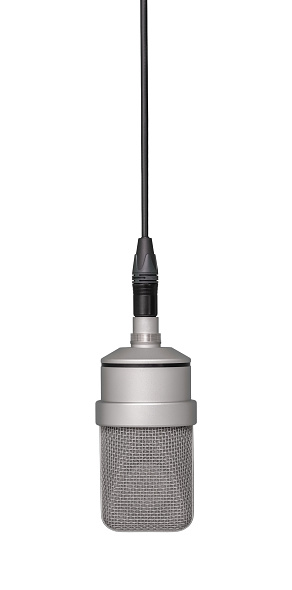 Micrófono - Micrófono profesional de gran diafragma que cuelga de un cable largo. Fondo blanco aislado photo
