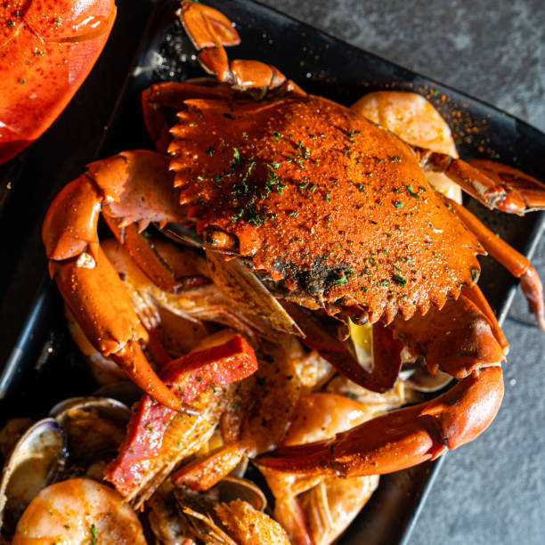 istock Steamed crab with mix seafood 1196814228