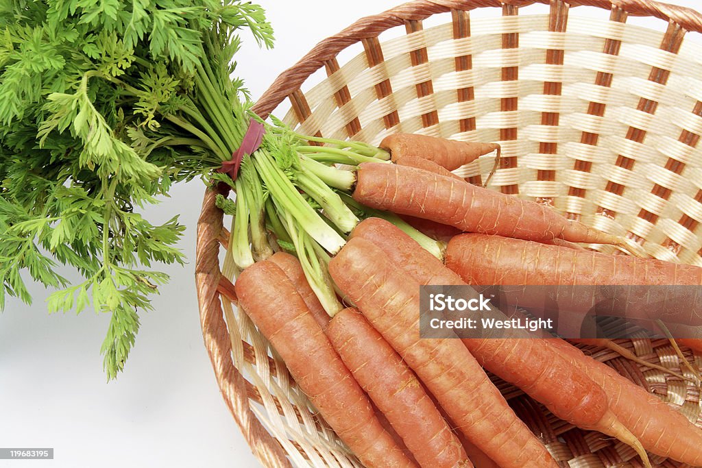 Морковь в корзину - Стоковые фото Без людей роялти-фри