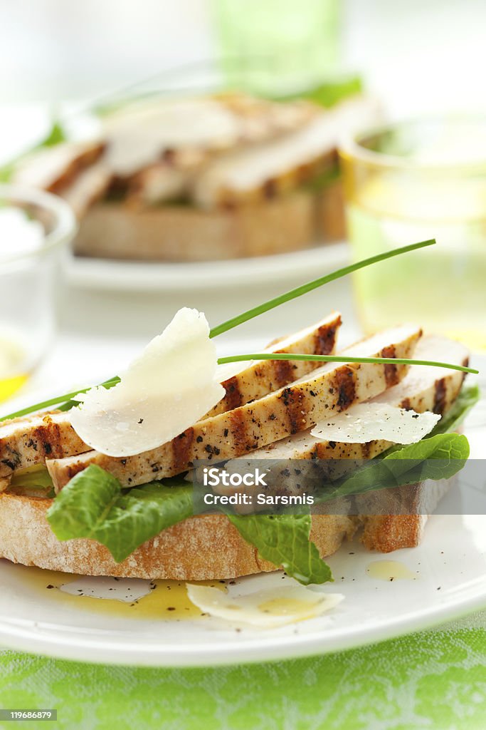 Sándwich de ensalada de pollo César - Foto de stock de Alimento libre de derechos