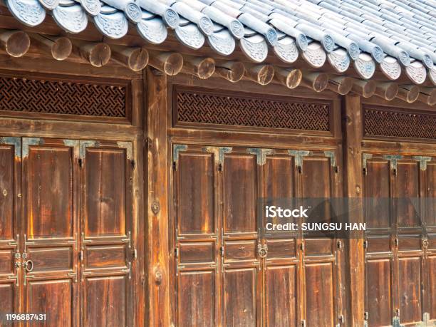 한국전통한옥문 목문 0명에 대한 스톡 사진 및 기타 이미지 - 0명, 3월, 거리 - iStock
