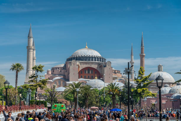 istock Hagia Sophia Crowds in Turkey 1196902782
