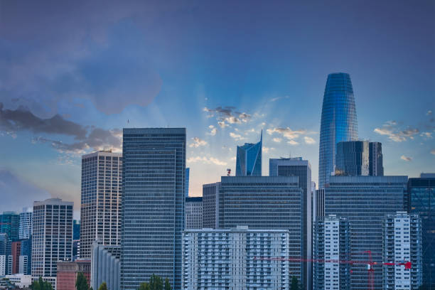 istock Sunrise Behind San Francisco Skyline 1196951155