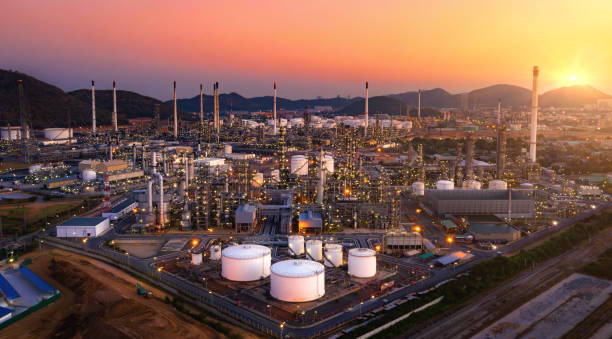 산업 정유 공장 - fuel and power generation refinery oil refinery chemical plant 뉴스 사진 ��이미지