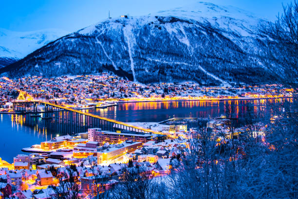 tromso at night northern norway - tromso fjord winter mountain imagens e fotografias de stock
