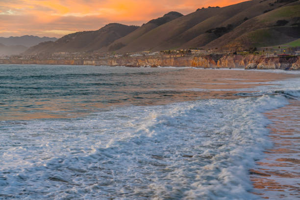 istock Pismo Beach cliffs and ocean view. Pismo Beach, California 1197071330