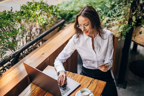 istock Woman shopping online 1197075316