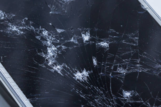 istock Screen of the broken tablet 1197082060