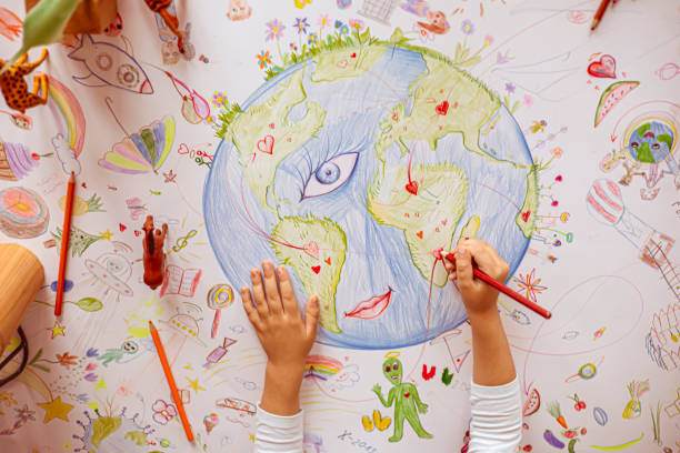 children's drawing of planet earth - drawing child childs drawing family imagens e fotografias de stock