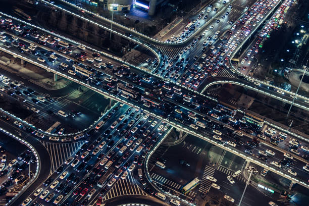 widok z lotu ptaka na wiadukt miejski w godzinach szczytu - beijing traffic land vehicle city street zdjęcia i obrazy z banku zdjęć