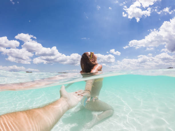 istock Follow me to paradise 1197147394
