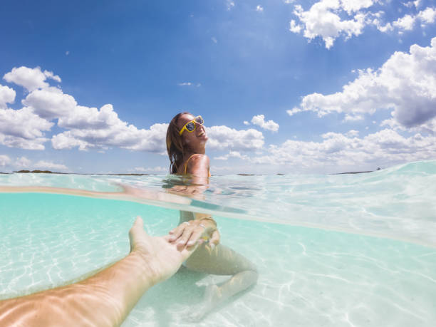 istock Follow me to paradise 1197147486