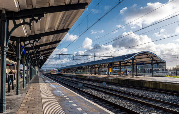 アペルドールン駅 - apeldoorn ストックフォトと画像