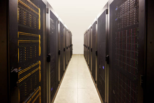 server room witch rack mounted computers - network server computer tower rack imagens e fotografias de stock