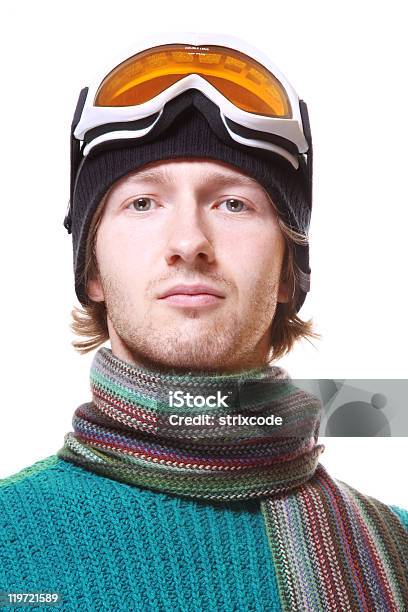 Esquiador Retrato Aislado En Blanco Foto de stock y más banco de imágenes de Accesorio para ojos - Accesorio para ojos, Adulto, Bufanda