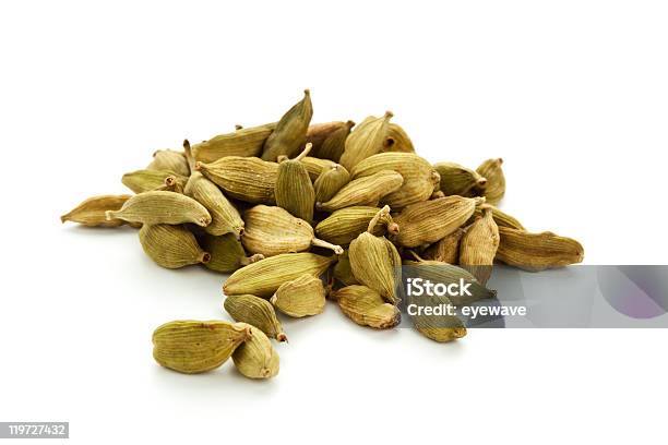 Photo libre de droit de Cardamome Verte banque d'images et plus d'images libres de droit de Aliment - Aliment, Cardamome, Cosse