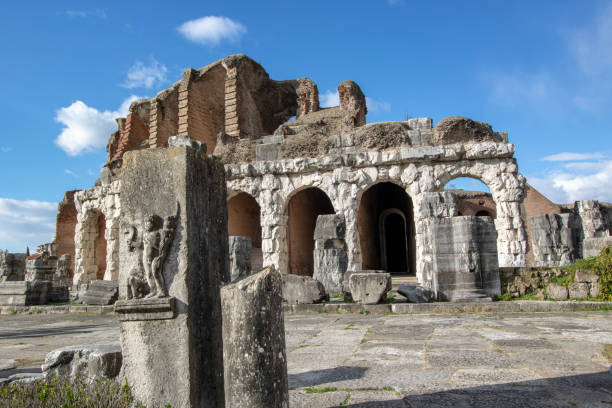 amphitheatre - spartacus imagens e fotografias de stock