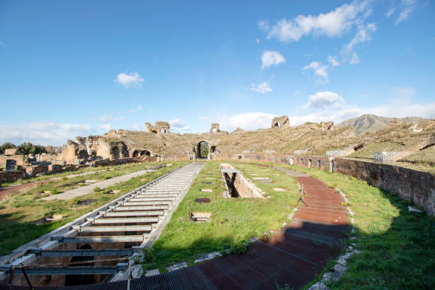 amphitheatre - spartacus imagens e fotografias de stock