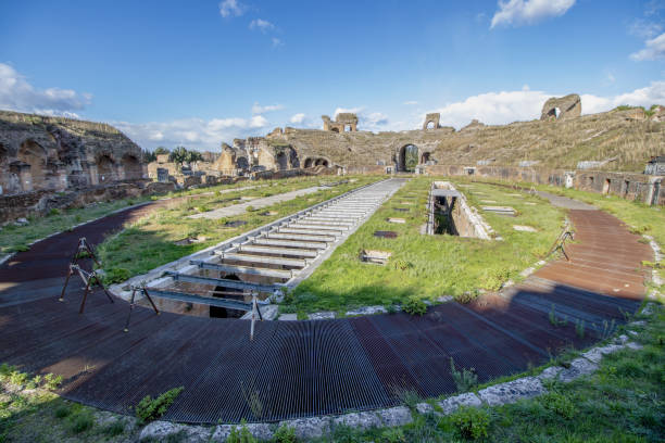 amphitheatre - spartacus imagens e fotografias de stock