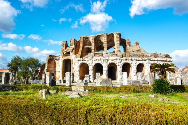 amphitheatre - spartacus imagens e fotografias de stock