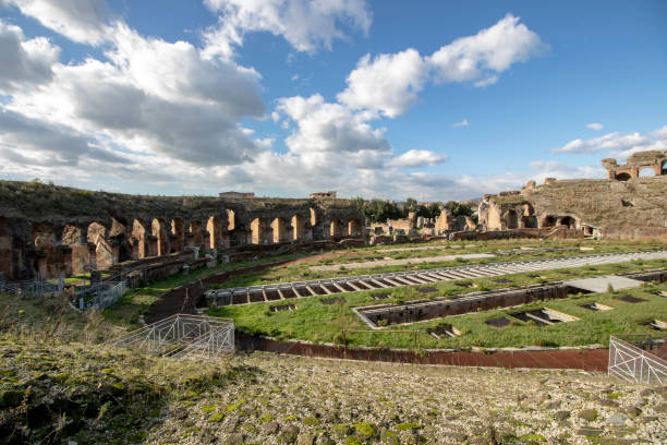 amphitheatre - spartacus imagens e fotografias de stock