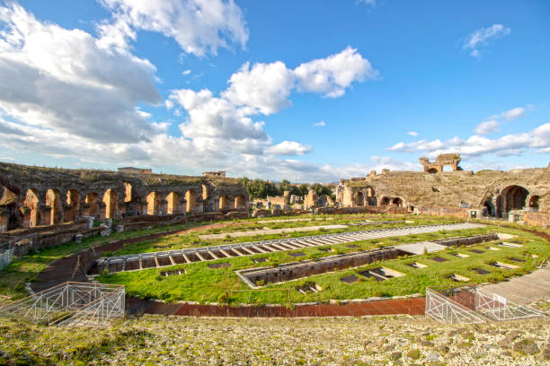 amphitheatre - spartacus imagens e fotografias de stock