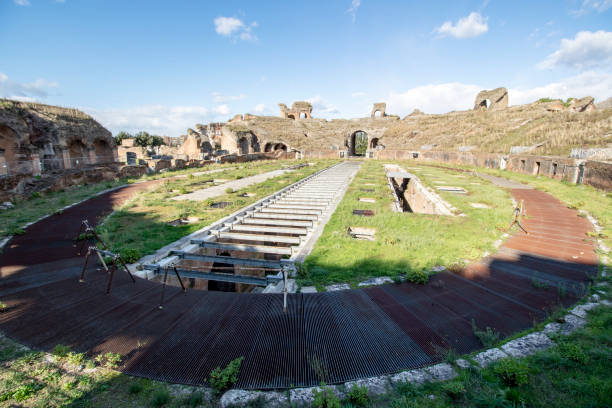 amphitheatre - spartacus imagens e fotografias de stock