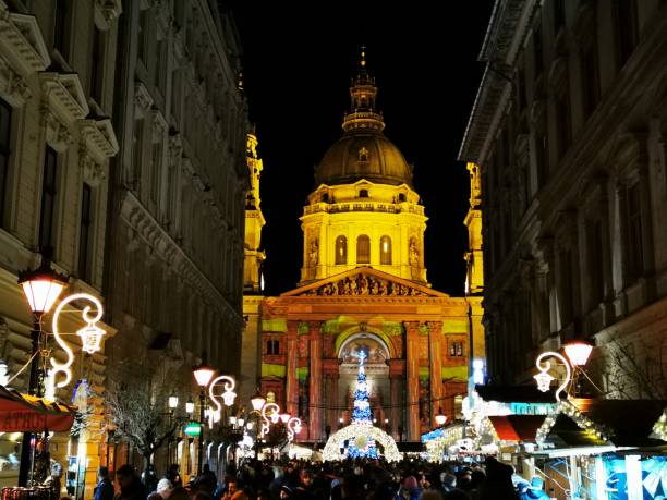 istock St. Stephens Basilica - Christmas Market 1197282553