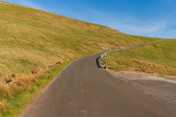 on the b6270 road between birkdale and nateby, cumbria, england - kirkby stephen imagens e fotografias de stock