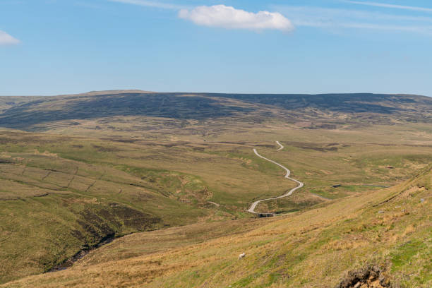 en la carretera b6270 entre nateby y birkdale, north yorkshire, inglaterra - kirkby stephen fotografías e imágenes de stock