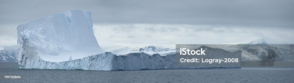 Antarctic ice island - Zbiór zdjęć royalty-free (Orkady)