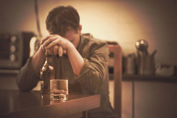 家族の飲酒の問題 - alcoholism assistance photography people ストックフォトと画像