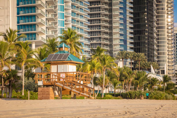istock Lifeguard booth - Sunny Isles Beach 1197349324