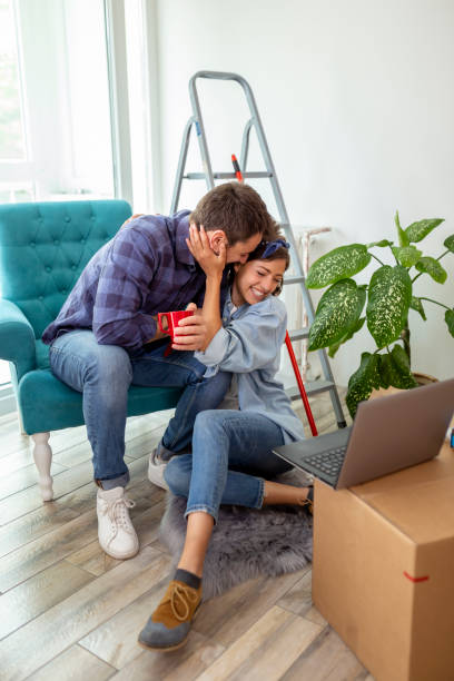 istock Couple moving in together 1197369440