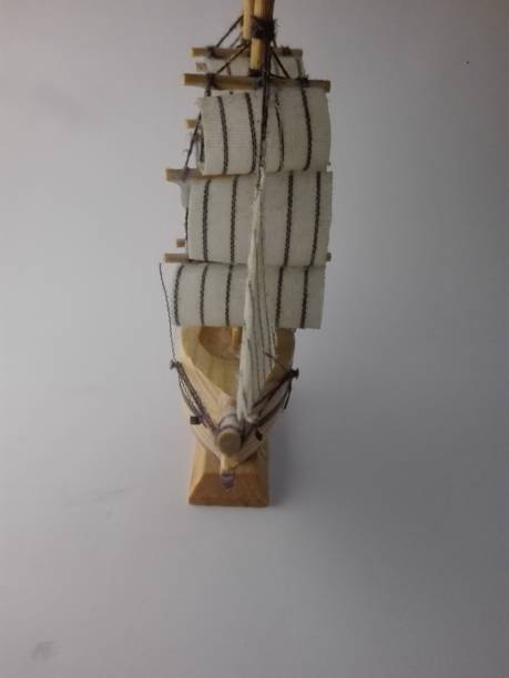bateau à voile en bois - nautical vessel isolated toy boat wood photos et images de collection