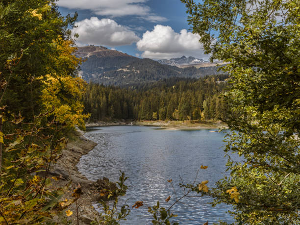 istock Autumn scene in Caumasee 1197496953