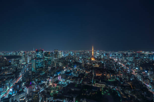 tokyo tower, japan - communication and observation tower. - tokyo tower fotos imagens e fotografias de stock