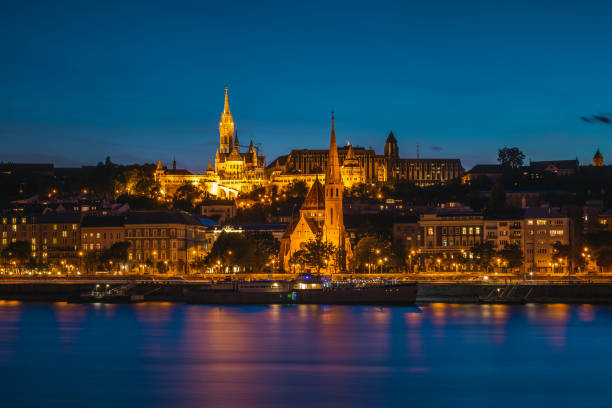 istock Europe capital cities attractions 1197504657