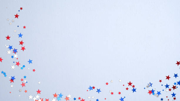 счастливый день президентов баннер макет со звездами конфетти. сша независимости, день американского труда, день памяти, концепция выборов - star shape confetti red nobody стоковые фото и изображения