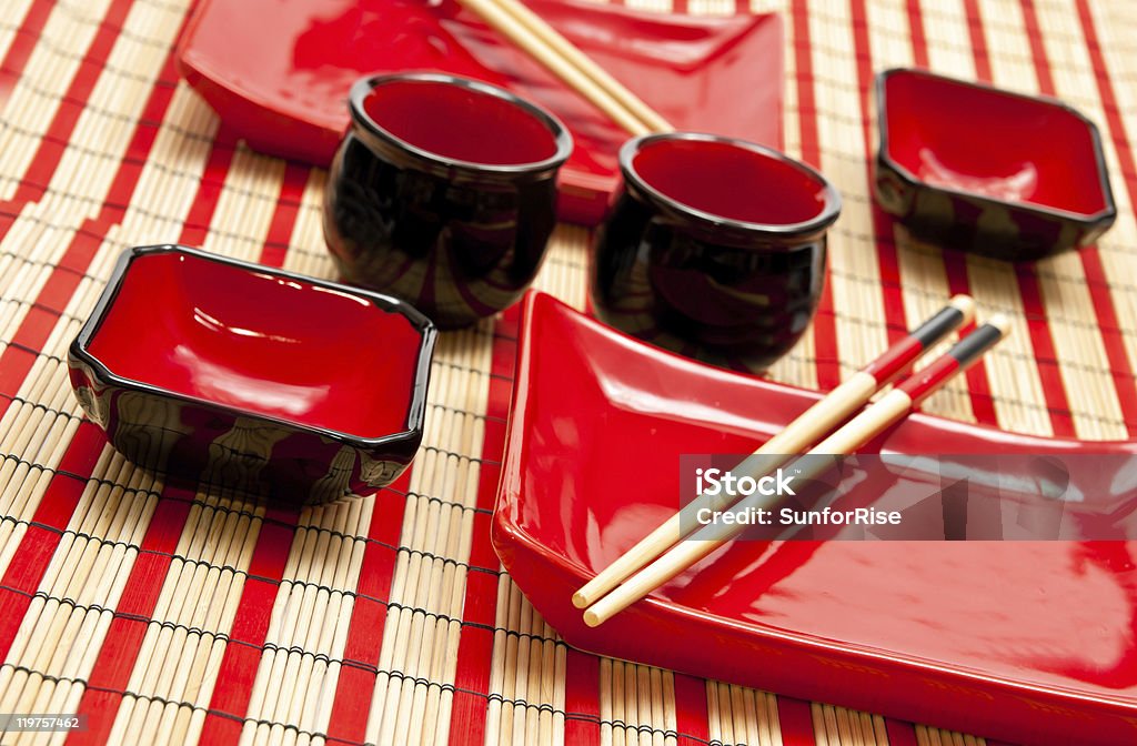Czarny i czerwony sushi ustawić - Zbiór zdjęć royalty-free (Aranżować)
