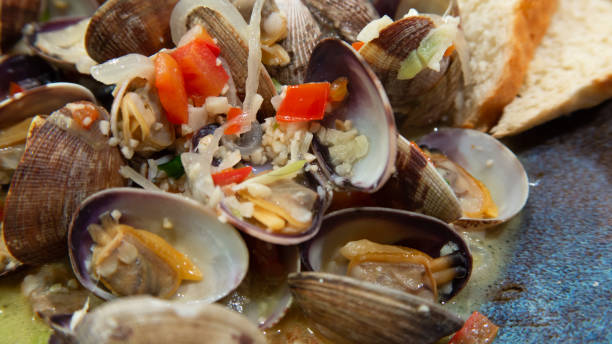 istock Steamed Clams in Garlic White Wine Broth 1197594784