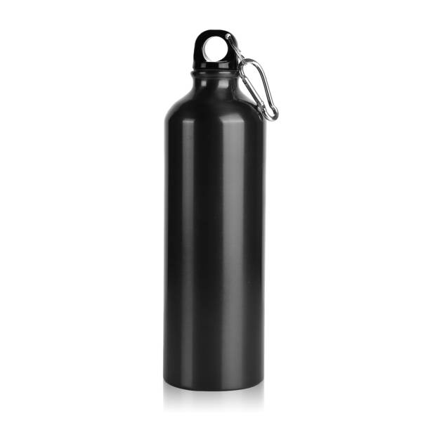 lush lave rojo acero inoxidable aluminio al aire libre senderismo brillante botella de agua de metal con tapa y mango aislado sobre fondo blanco. - water bottle bottle steel stainless steel fotografías e imágenes de stock