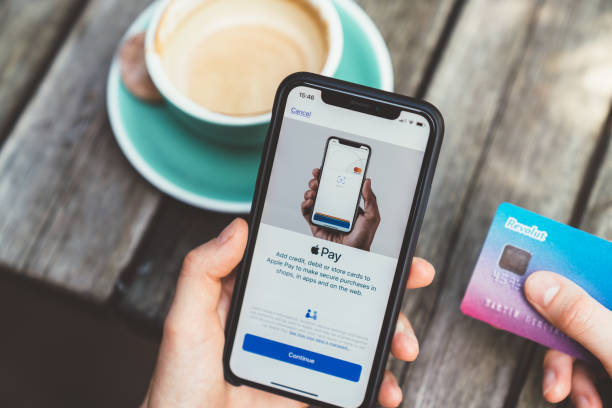 アップルペイ - store application software iphone mobile phone ストックフォトと画像