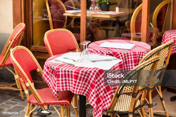 Charming Parisian Sidewalk Cafe Stock Photo - Download Image Now - Bar - Drink Establishment, Architecture, Cafe
