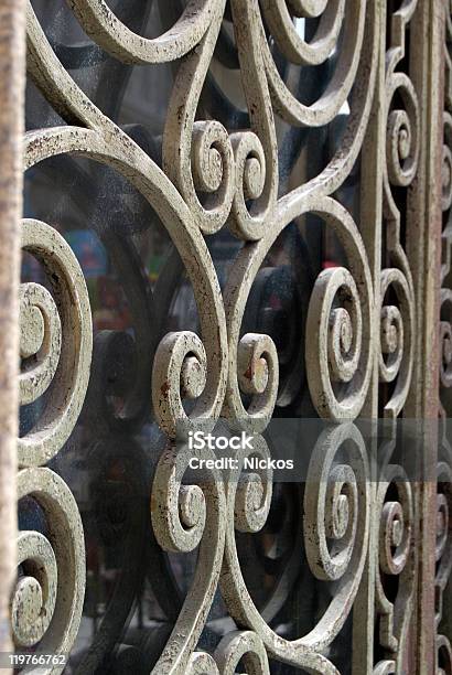 Grill Na Drzwi W Nicei Prowansja Francja - zdjęcia stockowe i więcej obrazów Architektura - Architektura, Bez ludzi, Drzwi