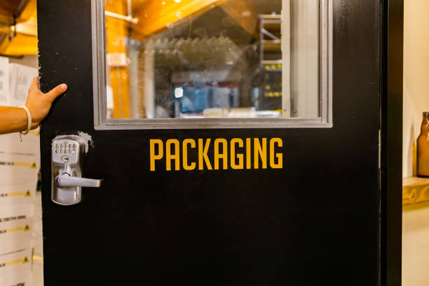 istock packaging vinyl sticker text door sign 1197710101