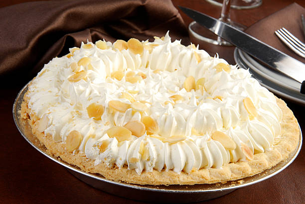 istock Elegant banana cream pie 119771409
