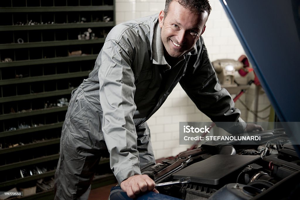 Mécanicien au travail - Photo de Adulte libre de droits