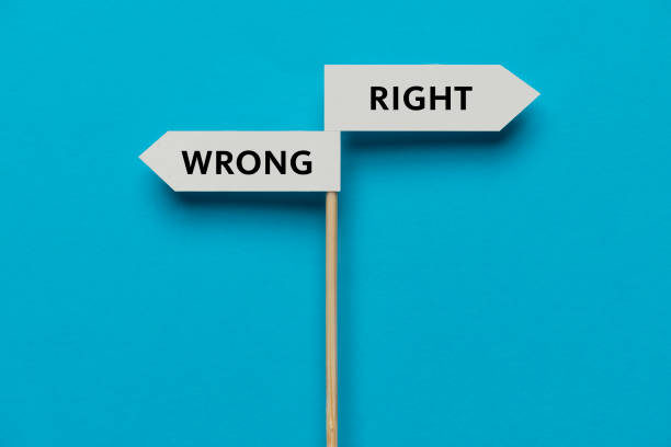 wrong or right - right and wrong fotografías e imágenes de stock