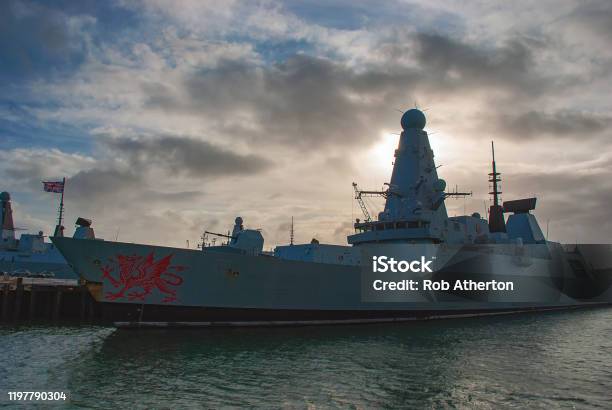 Hms Dragon Niszczyciel Royal Navy Typu 45 Zacumowany W Portsmouth W Wielkiej Brytanii - zdjęcia stockowe i więcej obrazów Niszczyciel